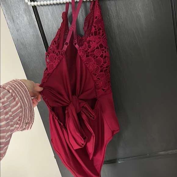 Burgundy Lace Bodysuit - Picture 4 of 4